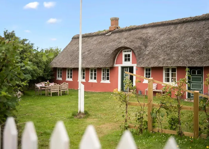 Semesterbostad 2 Bedroom Beautiful In *